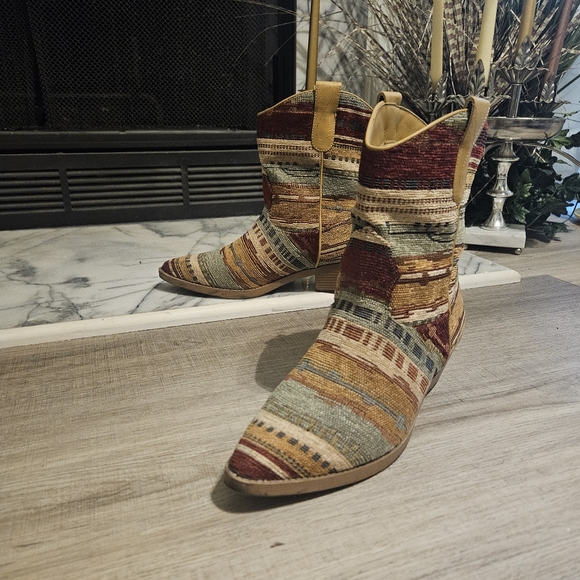 Cowboy boots! 🐎 - Picture 9 of 9